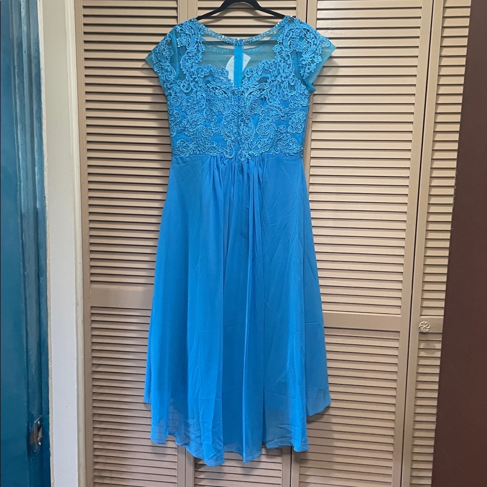 Elegant Blue Lace Dress - Picture 5 of 7